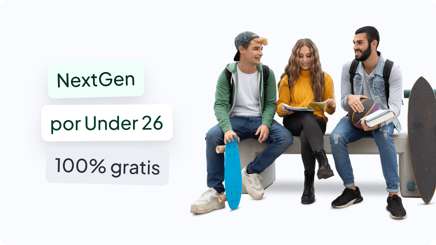 Dos chicos y una chica sentados en un banco hablando